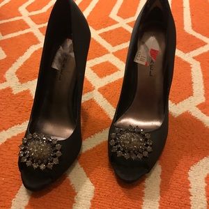 Black part pump w/rhinestone Jeweled shoe charm